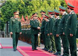 Đại tướng Ngô Xuân Lịch thăm, làm việc và chủ trì bàn giao chức vụ Tư lệnh Quân khu 2